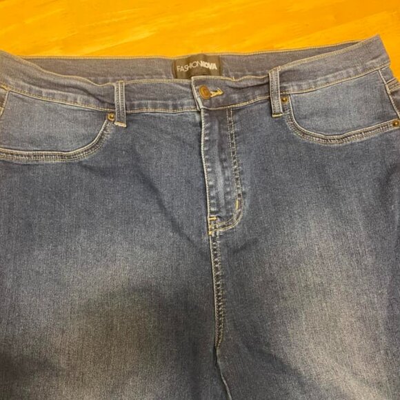 Fashion Nova Jeans Women's 18 Plus - Picture 3 of 3